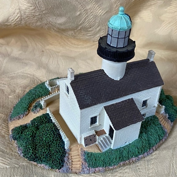 Danbury Mint lighthouse figurine, Old Point Loma. collectible. Great gift idea. - Picture 2 of 6